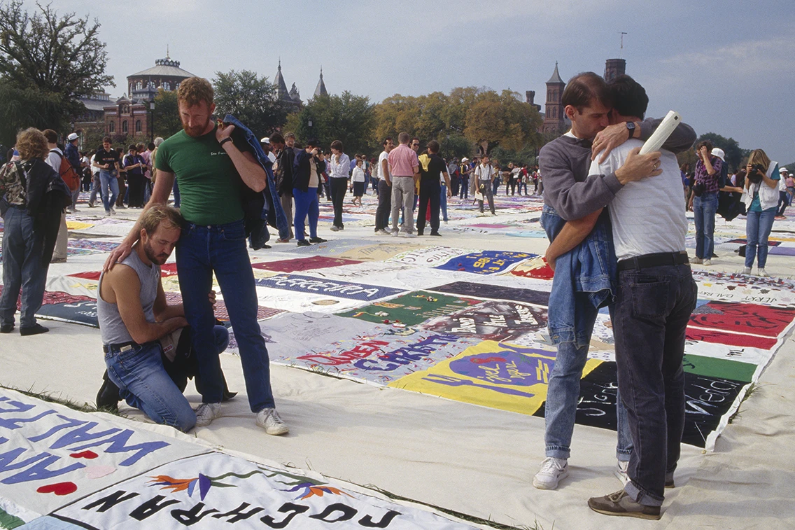 The AIDS Quilt (1987)